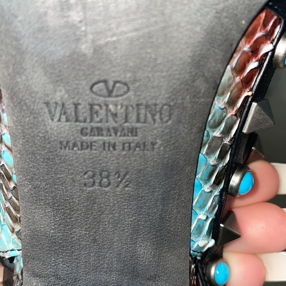 RARE Valentino Garavani Rockstud Python T-Strap Heels – Size 38.5 (US 8.5) - Picture 7 of 12